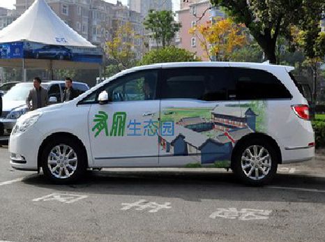 雷山户外车贴喷绘如何保持效果?